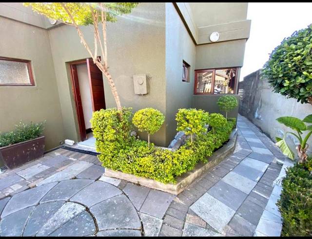 3 BEDROOM PROPERTY TO RENT IN MOLAPO